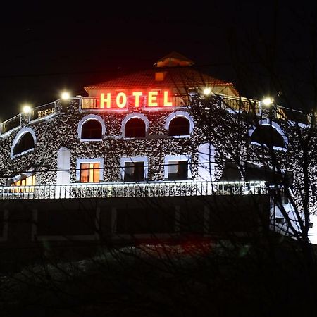 Amrots Hotel Vayk Bagian luar foto