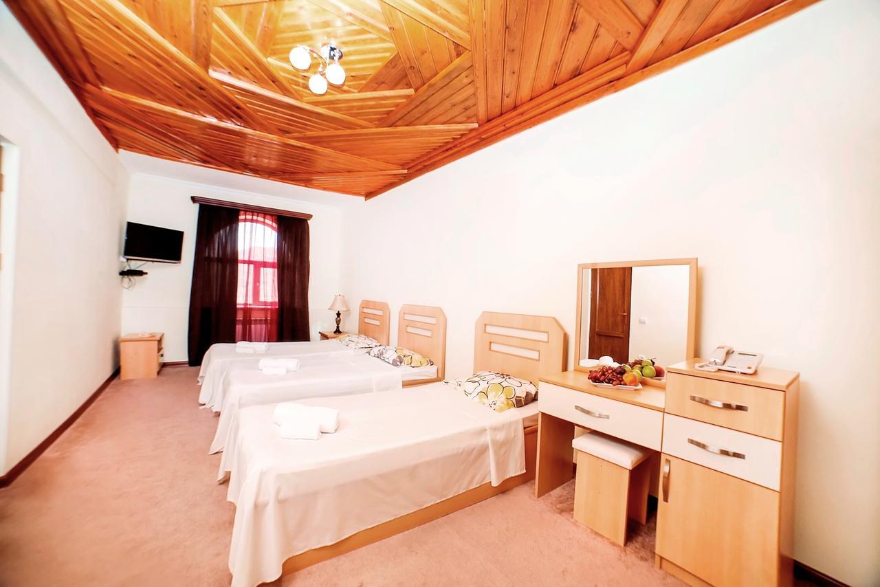 Amrots Hotel Vayk Bagian luar foto