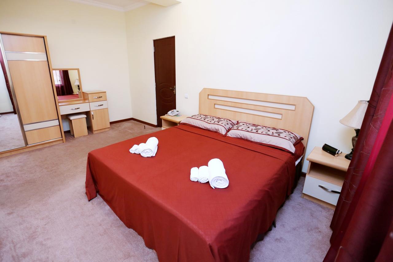 Amrots Hotel Vayk Bagian luar foto