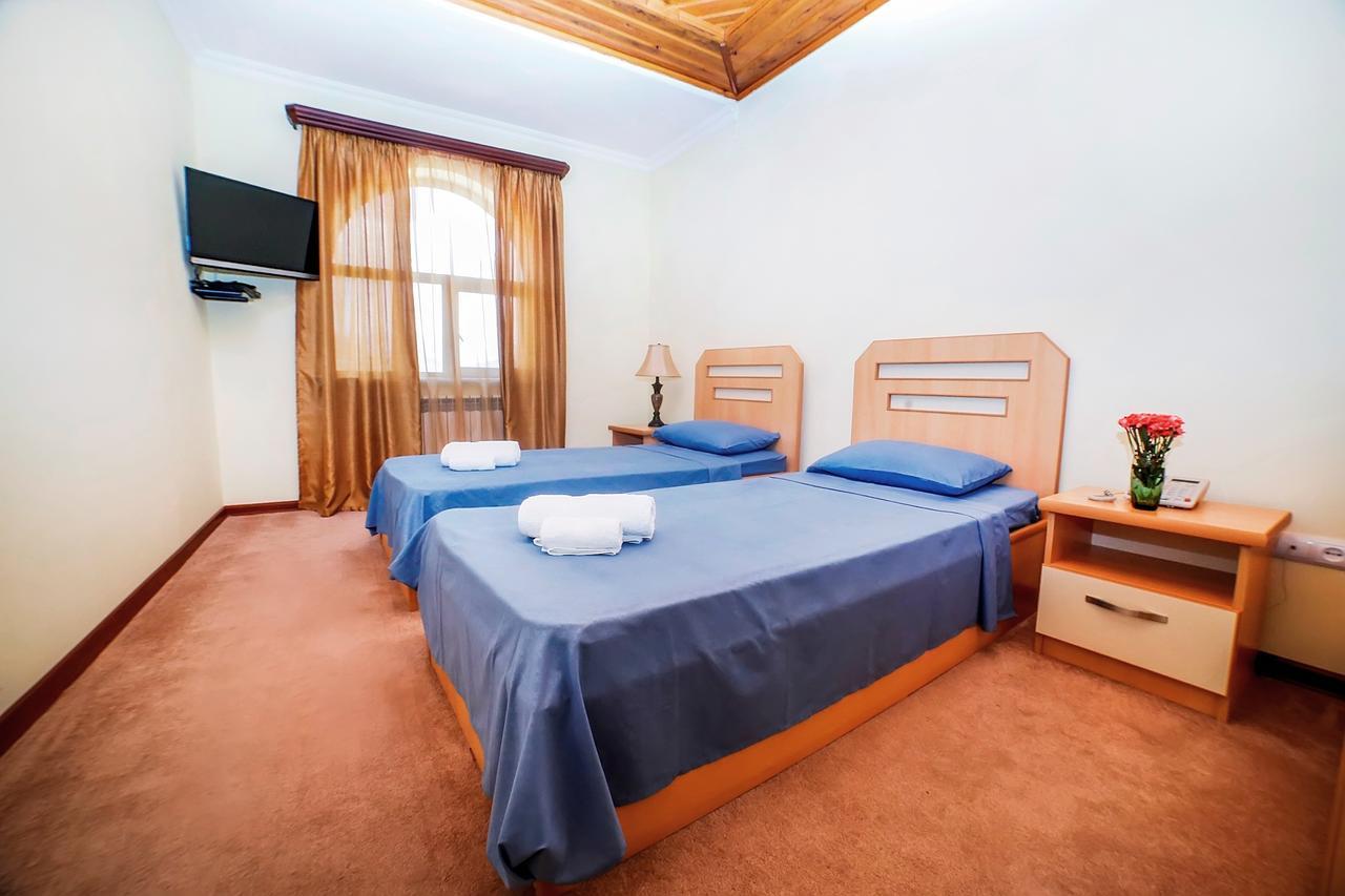 Amrots Hotel Vayk Bagian luar foto