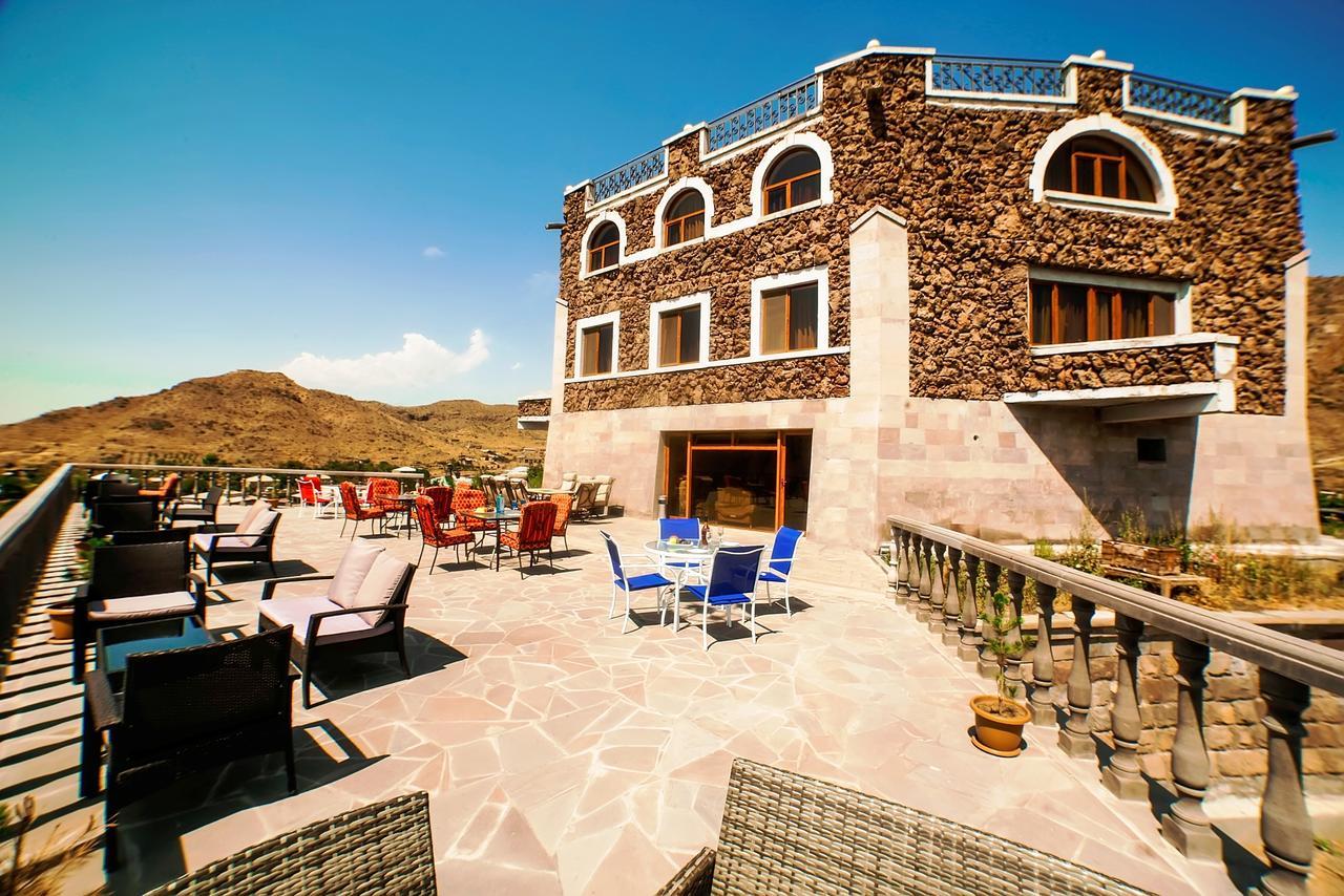 Amrots Hotel Vayk Bagian luar foto