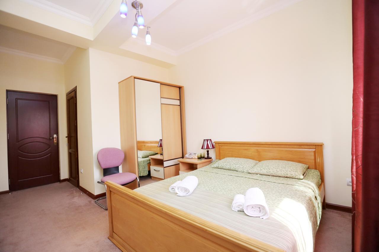 Amrots Hotel Vayk Bagian luar foto