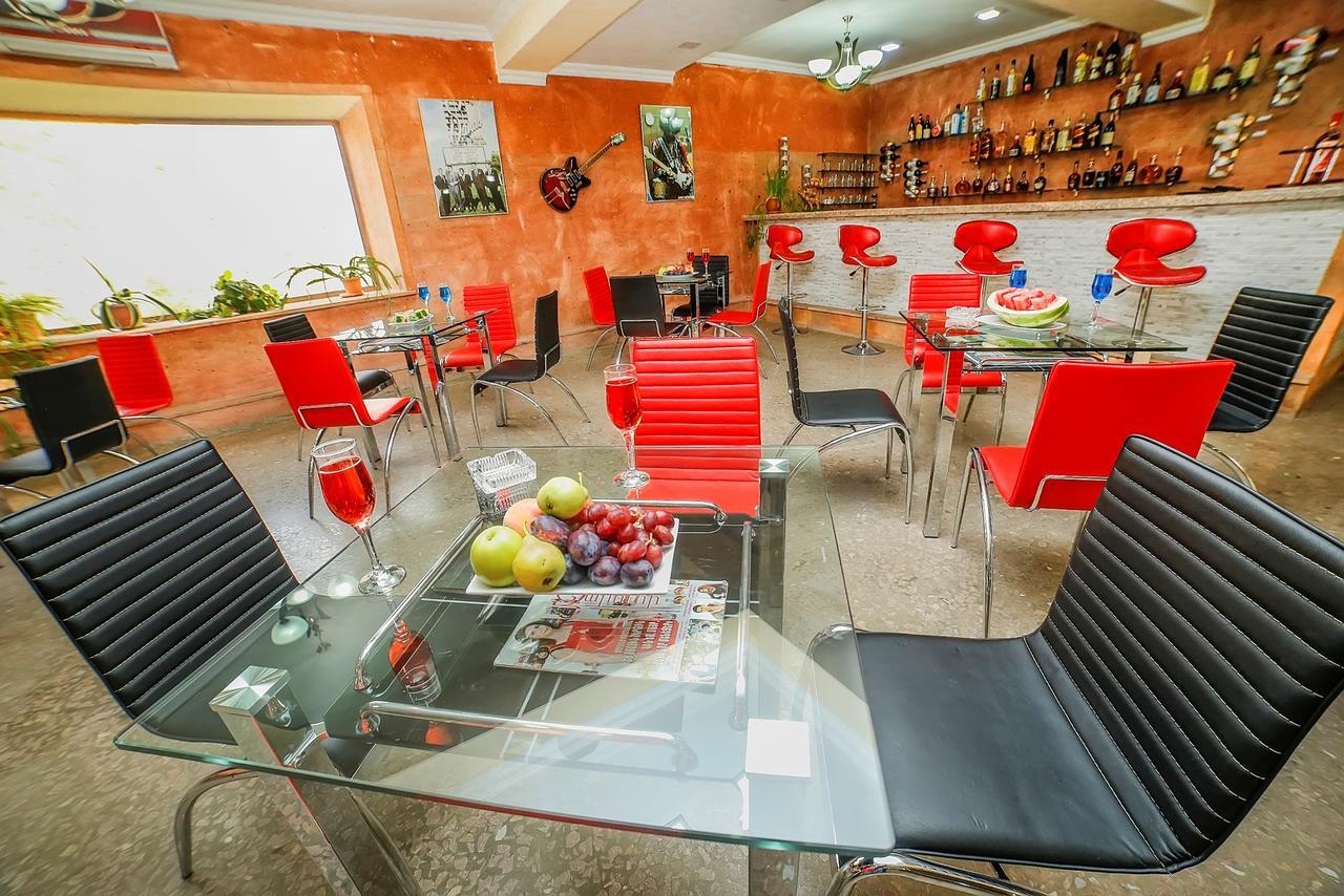 Amrots Hotel Vayk Bagian luar foto