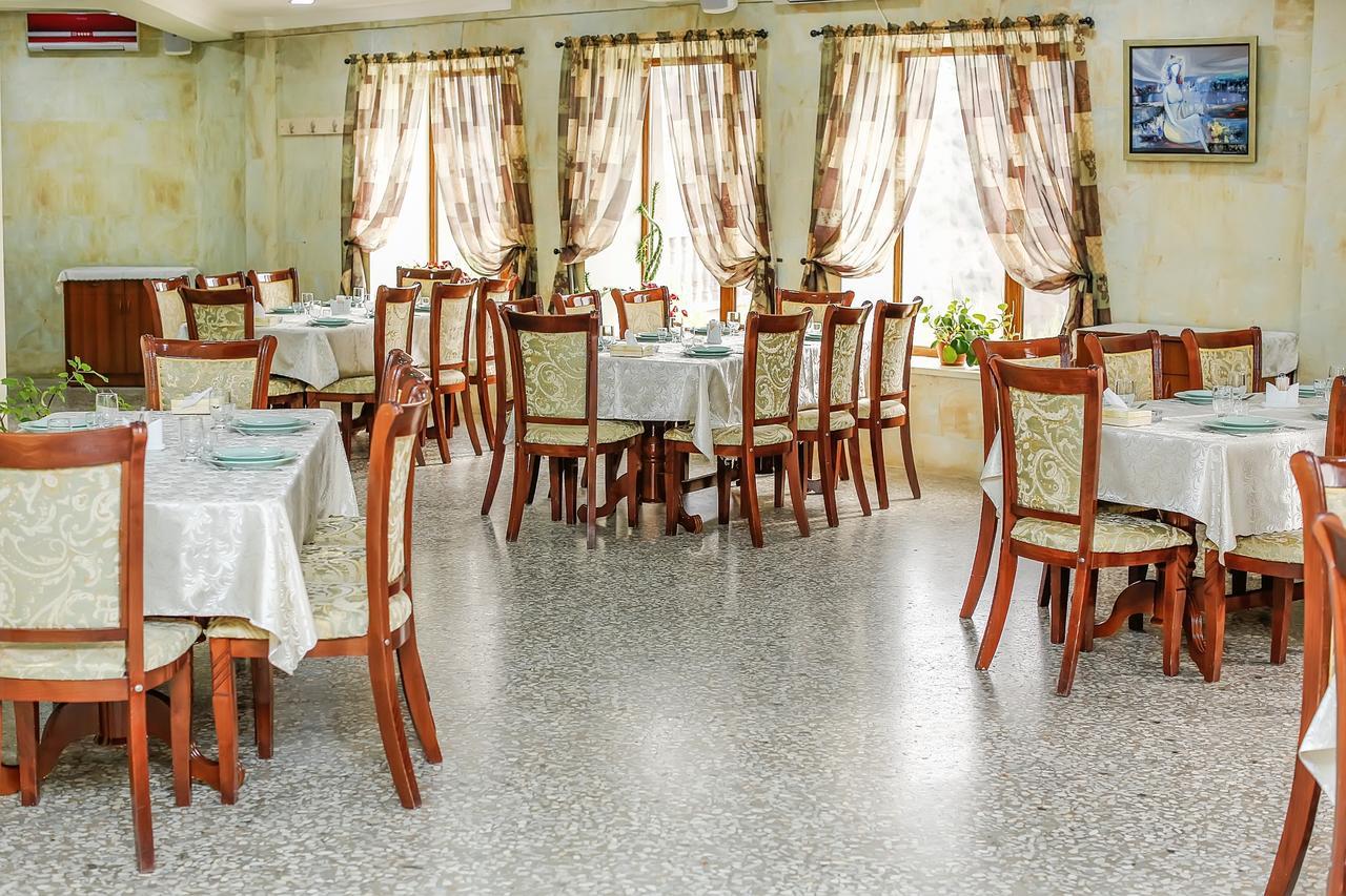 Amrots Hotel Vayk Bagian luar foto