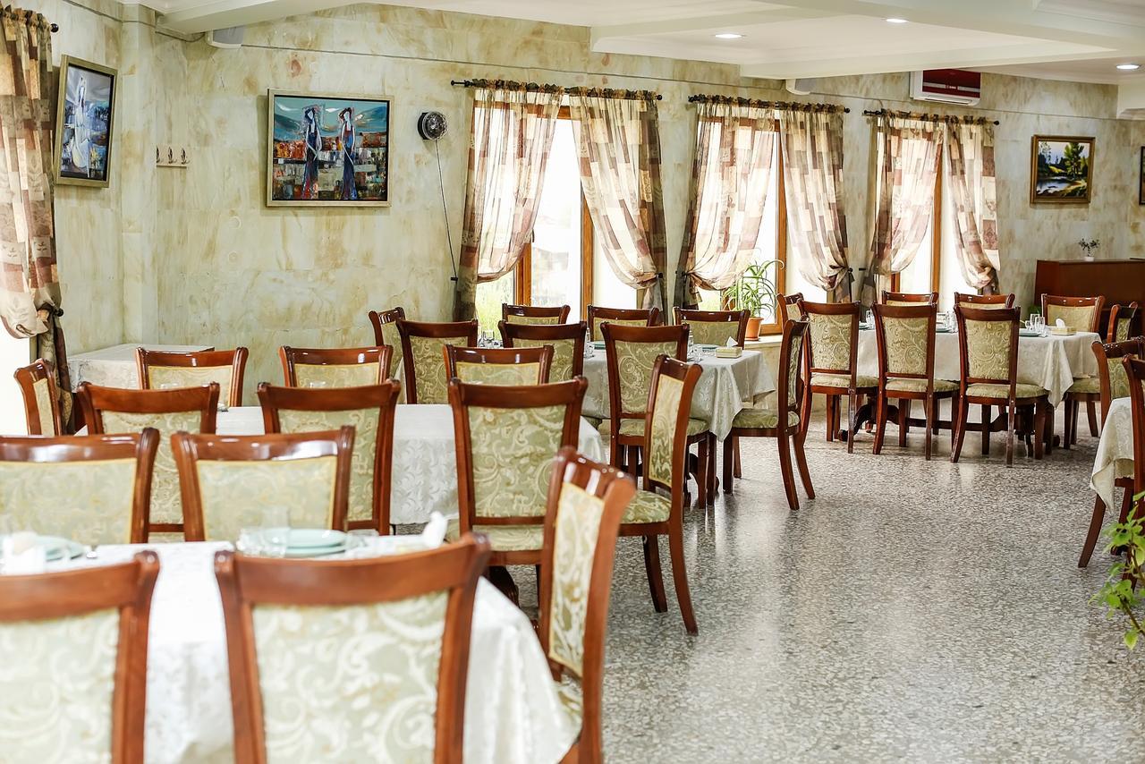 Amrots Hotel Vayk Bagian luar foto