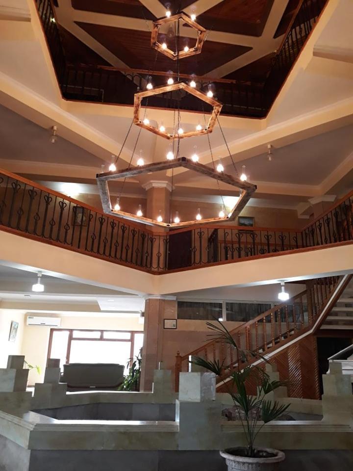 Amrots Hotel Vayk Bagian luar foto