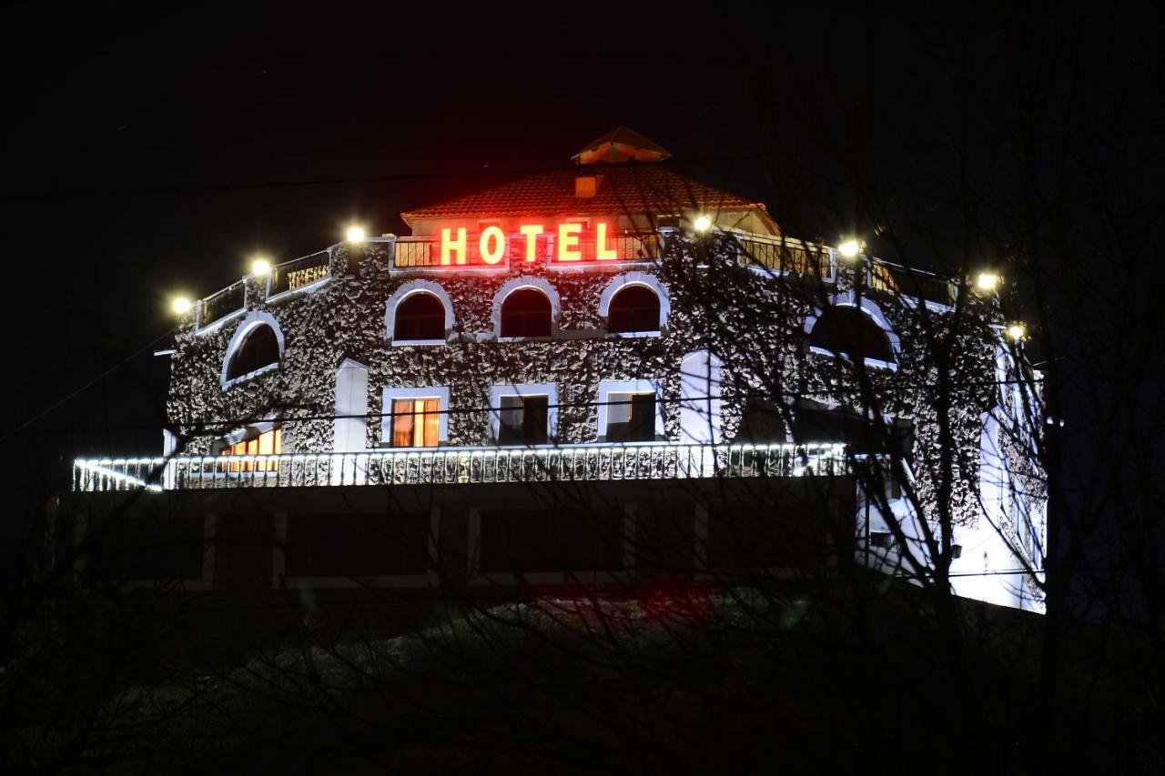 Amrots Hotel Vayk Bagian luar foto